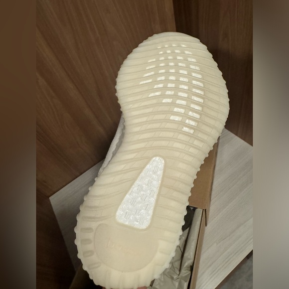 YEEZY Boost 350 V2 - Picture 5 of 8